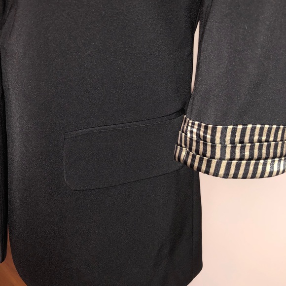 Blazer w/ Contrast Cuffs - Picture 5 of 7